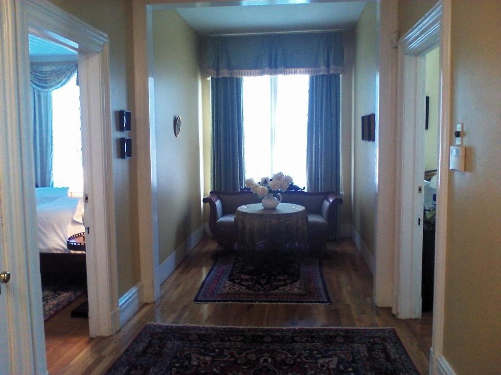 A Kingston Bed & Breakfast Exterior foto