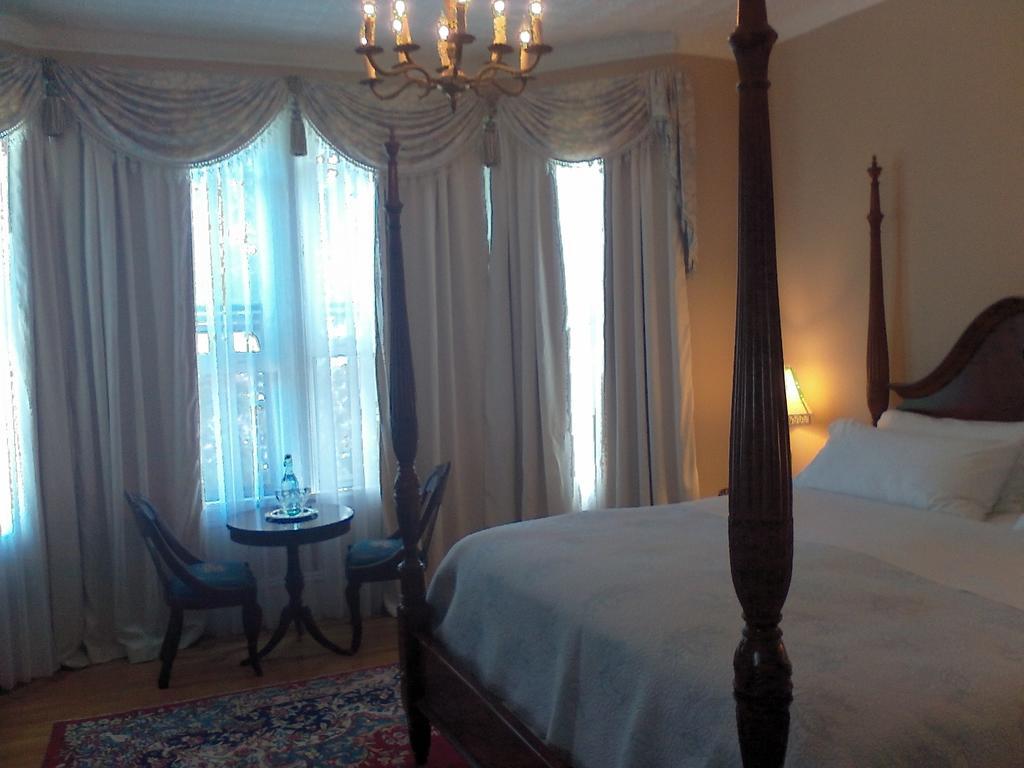 A Kingston Bed & Breakfast Exterior foto