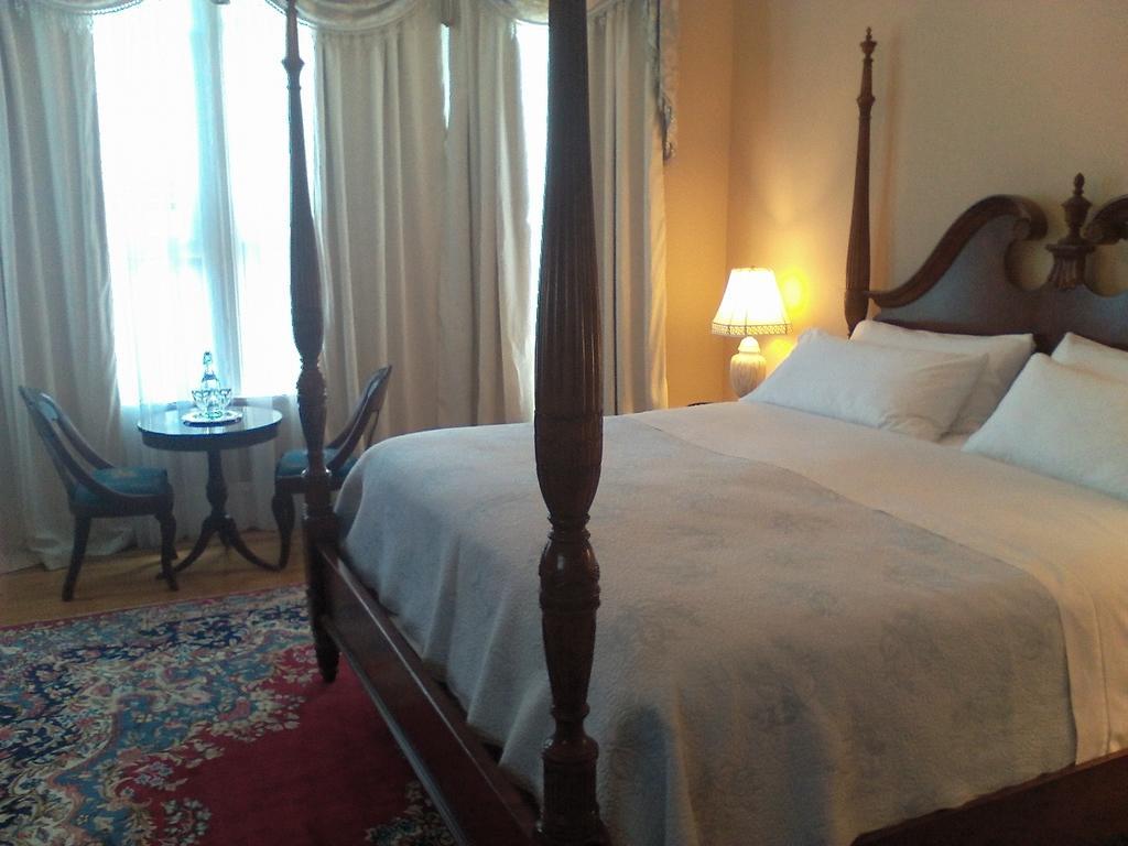 A Kingston Bed & Breakfast Exterior foto