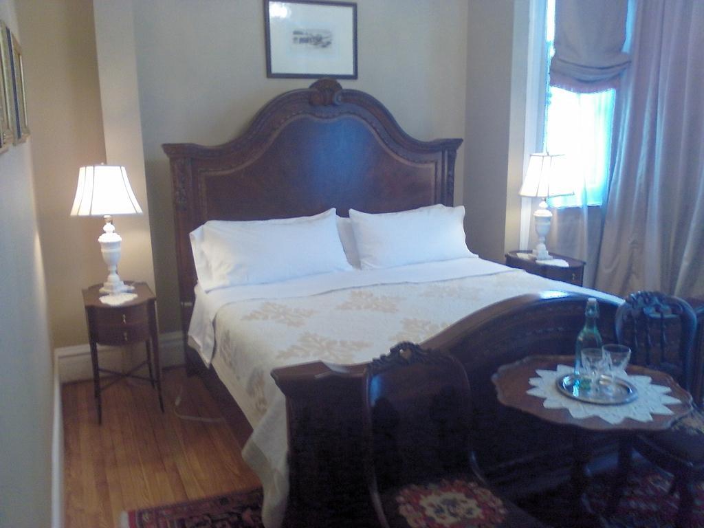 A Kingston Bed & Breakfast Exterior foto
